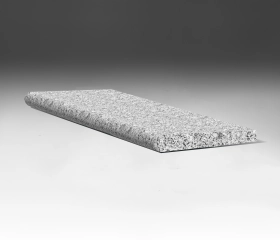 Накладная прямая ступень 1200*350*30, м/р: Мансуровское (фаска пиленая 5*5 мм по одной стороне)